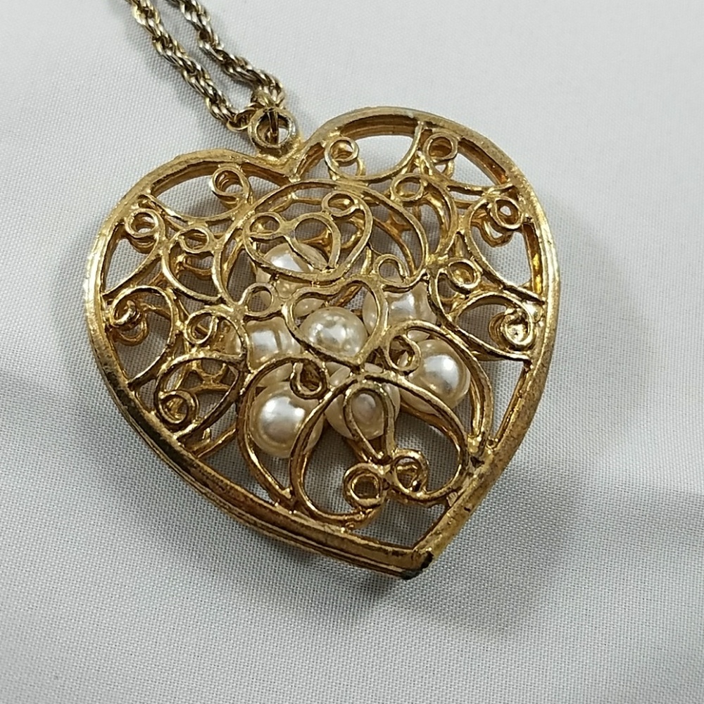 Vintage caged pearl necklace
